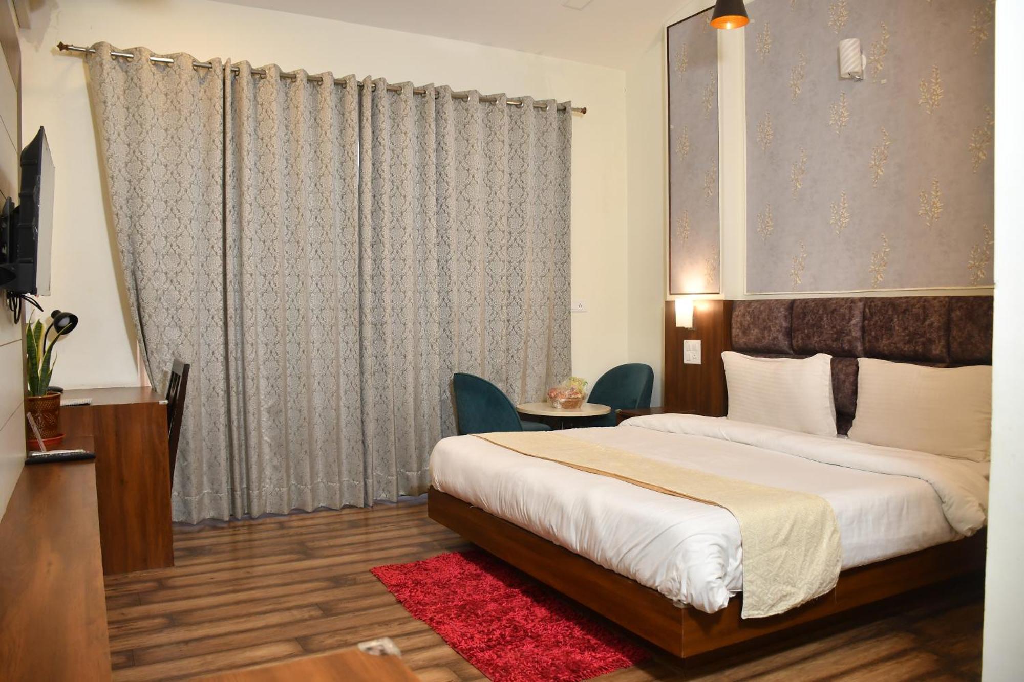 Hotel Le Halcyon , Kasauli โซลัน ภายนอก รูปภาพ
